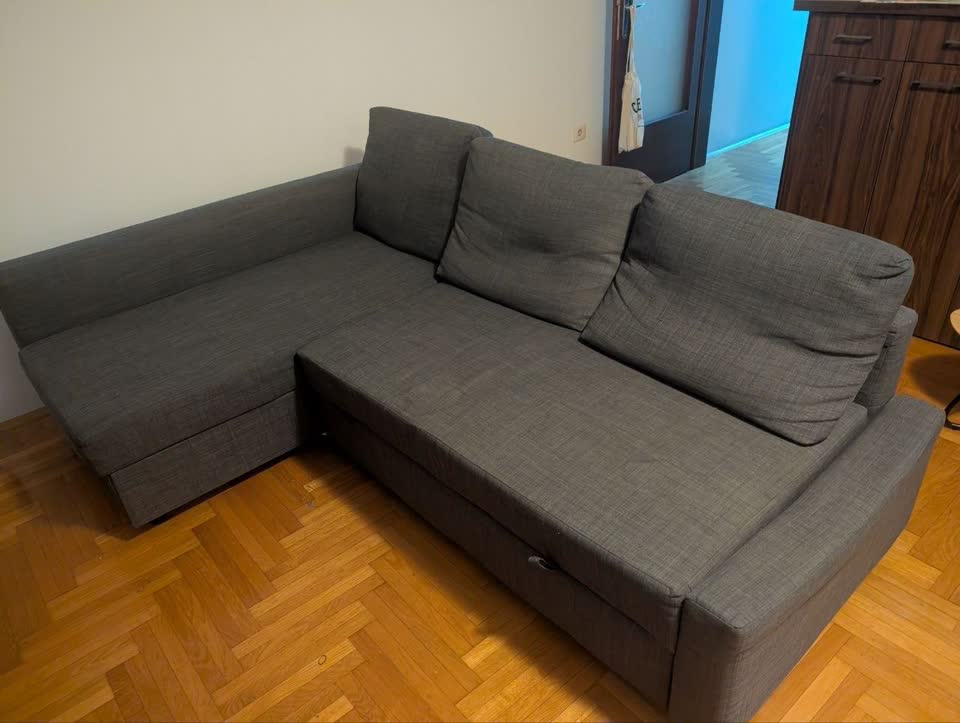 IKEA FRIHETEN sofa, siva