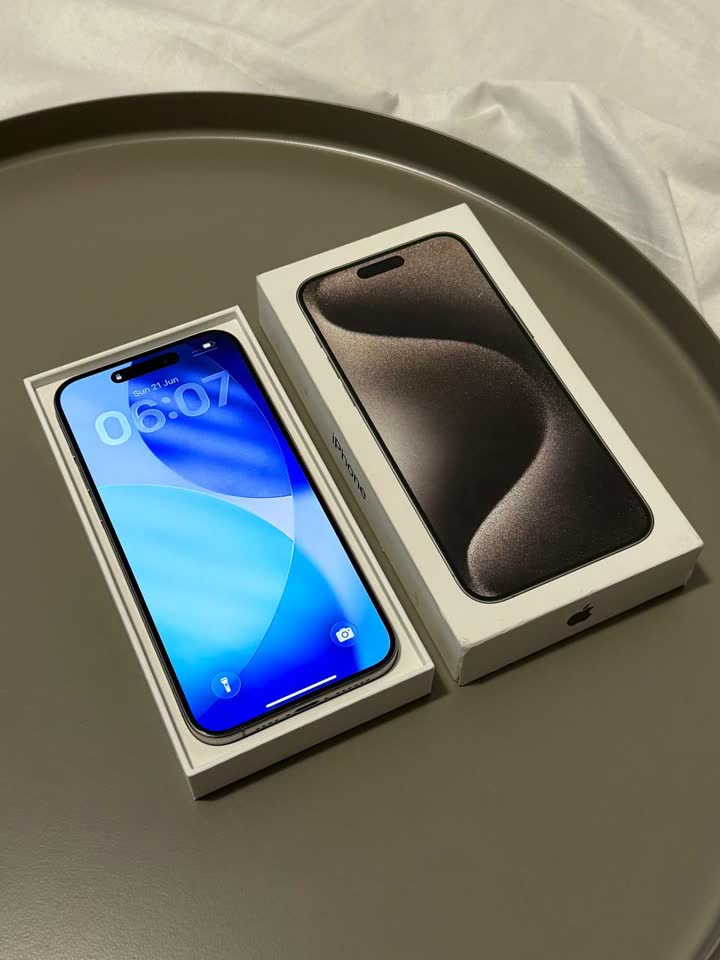 iPhone 15 Pro Max Natural Titanium 256GB
