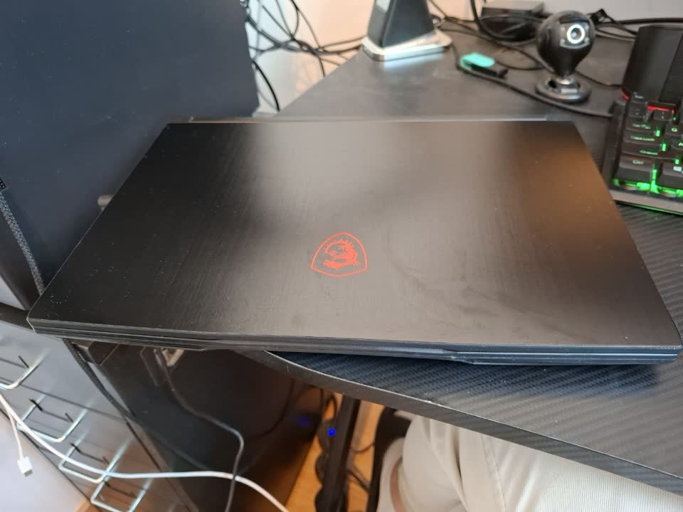 Prodajem laptop MSI GF65 Thin