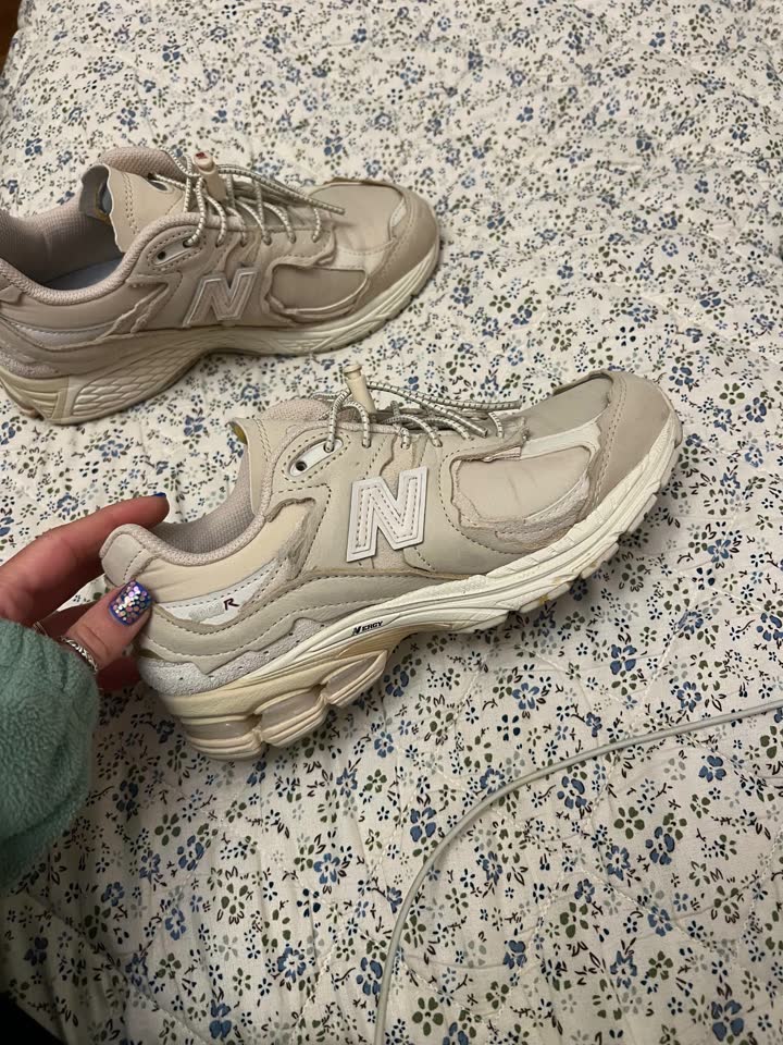 кроссовки NB 2002R