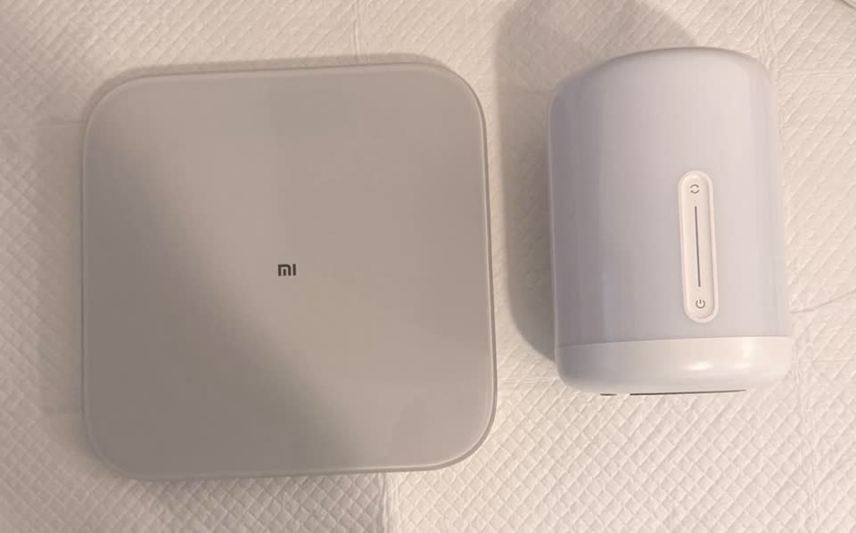 Prodajem pametnu vagu Xiaomi i svetiljku Xiaomi