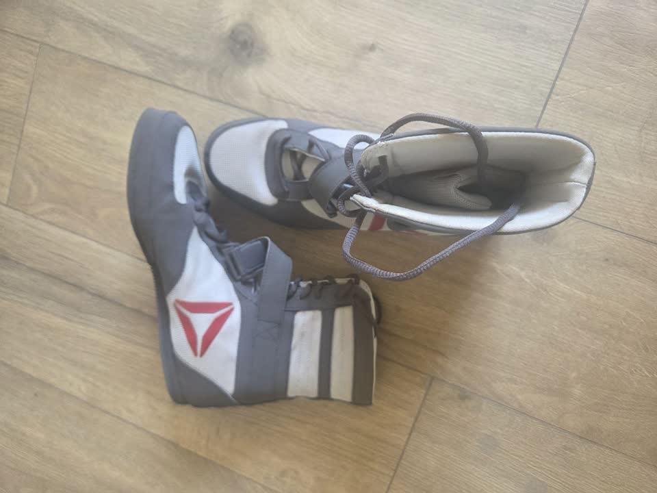 Продам борцовки/боксерки Reebok 44.5