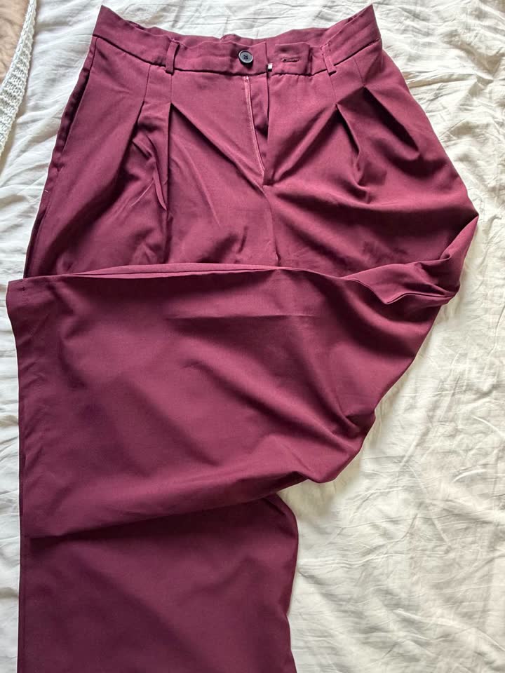 Ženske bordo pantalone