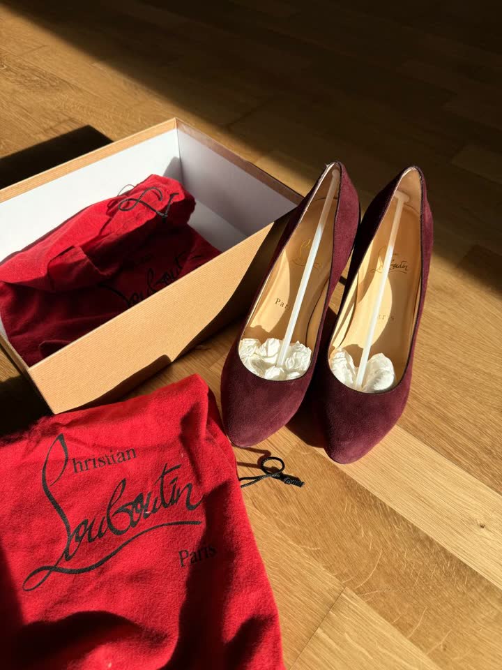 Šik cipele Christian Louboutin, bordo antilop, broj 38 i 1/2