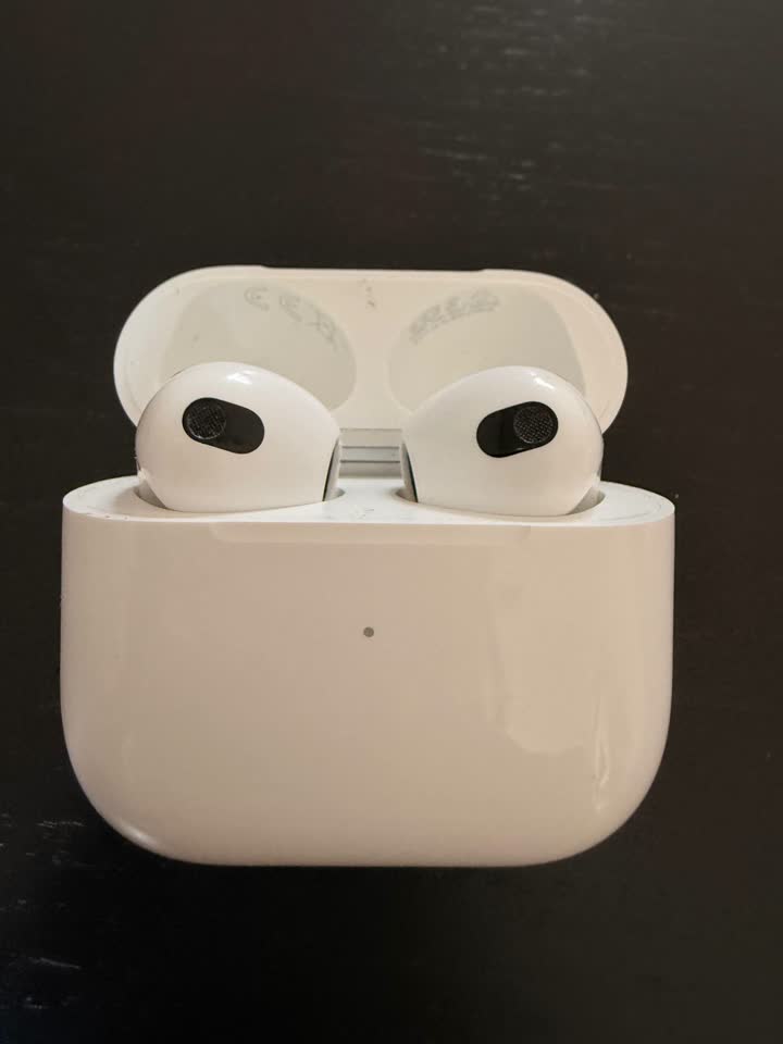 Prodajem AirPods 3. generacije