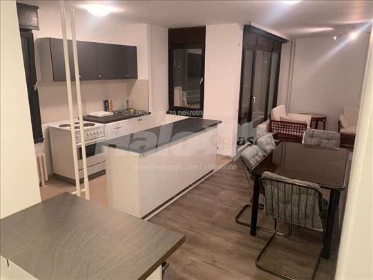 Izdajem stan u Beogradu, Cerak Vinogradi, 700 €