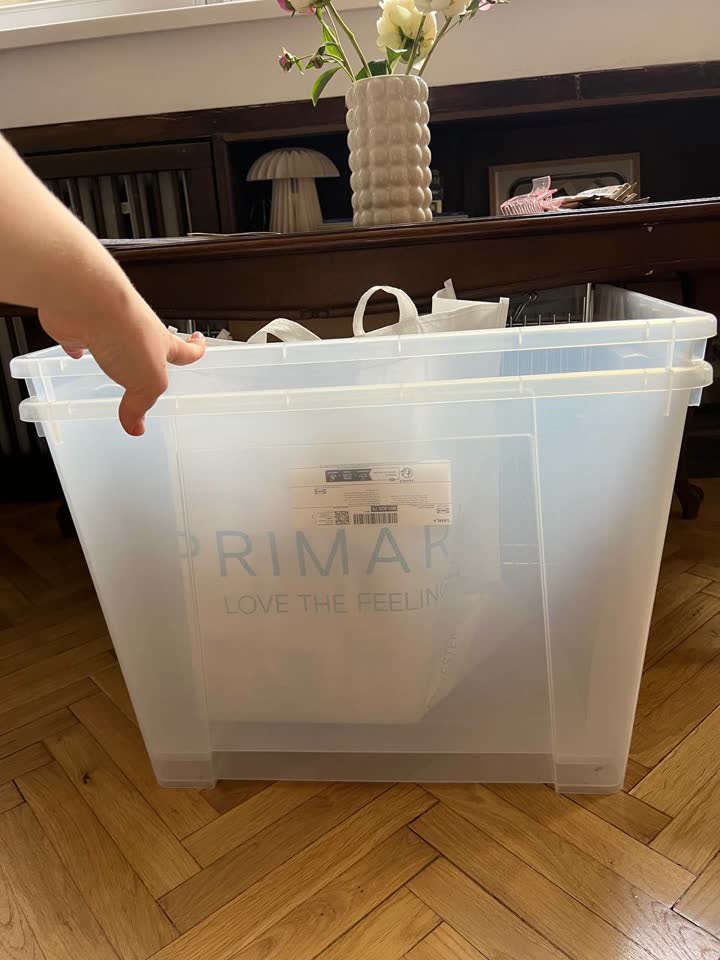 Kućne potrepštine: kutije, ketler, vaze