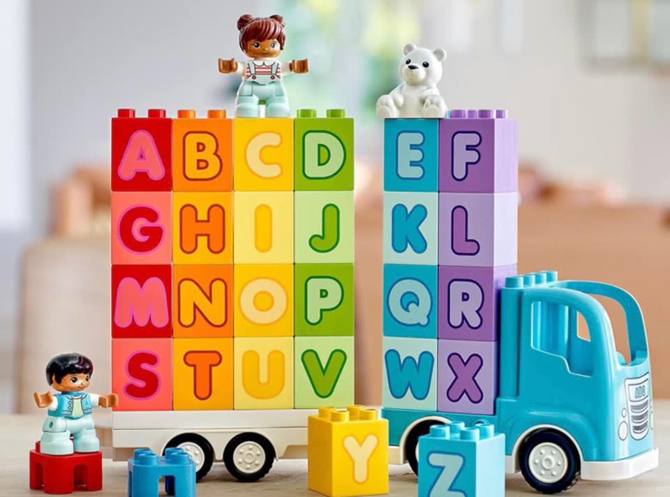 Prodajem 2 Lego Duplo seta