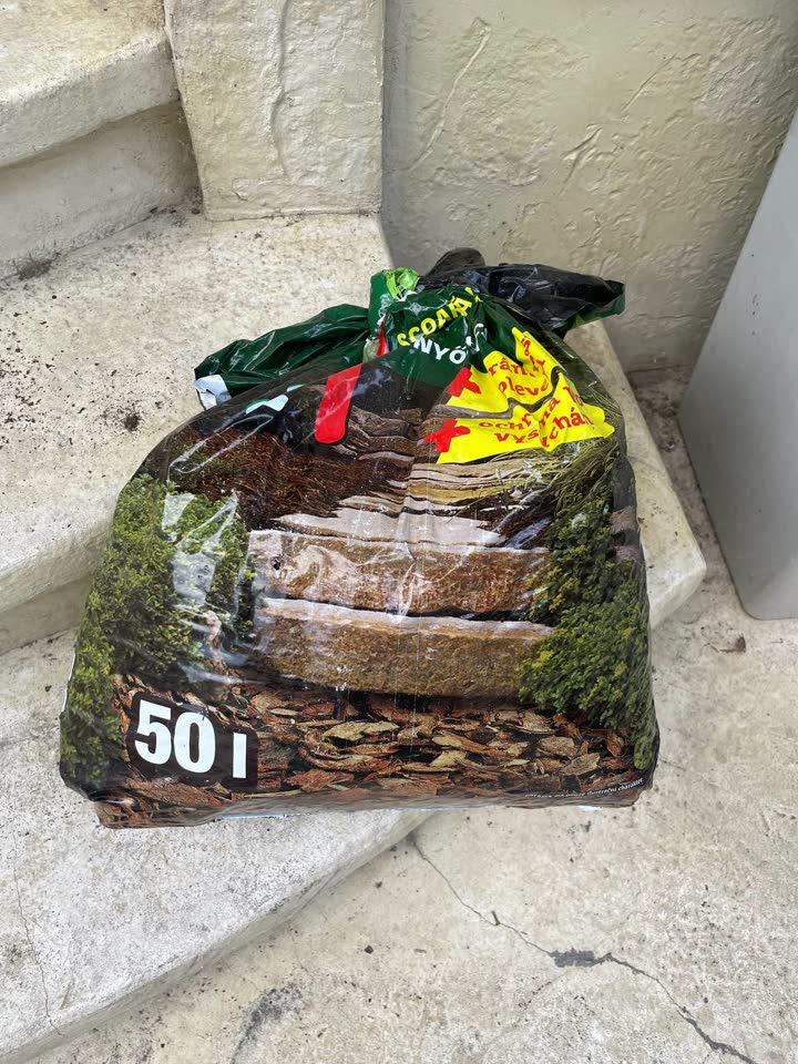 Poklanjam pola vreće malča