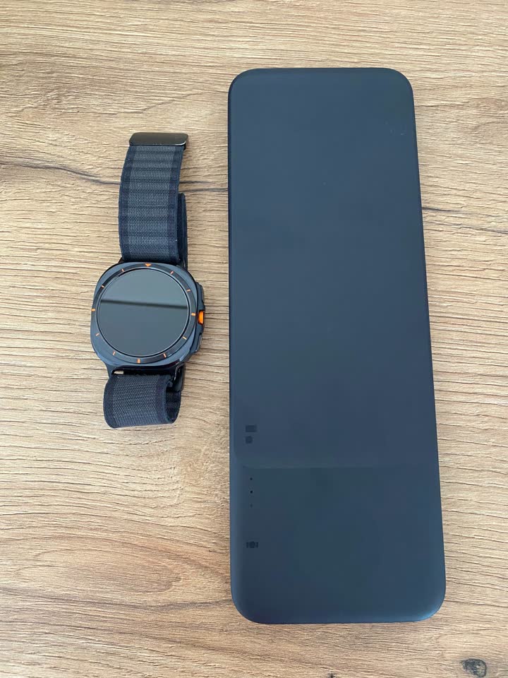 Prodajem sat Samsung SM-L705U