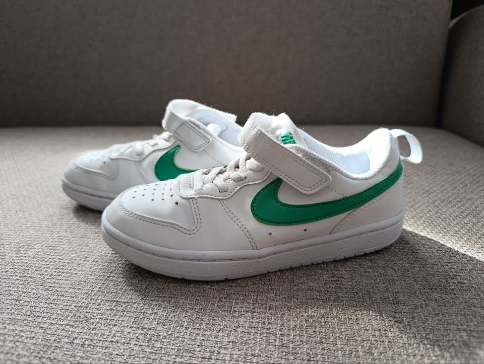 Prodajem dečiju obuću Nike i Crocs