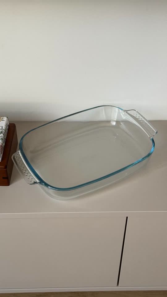 Продаю стеклянную форму для запекания Pyrex.