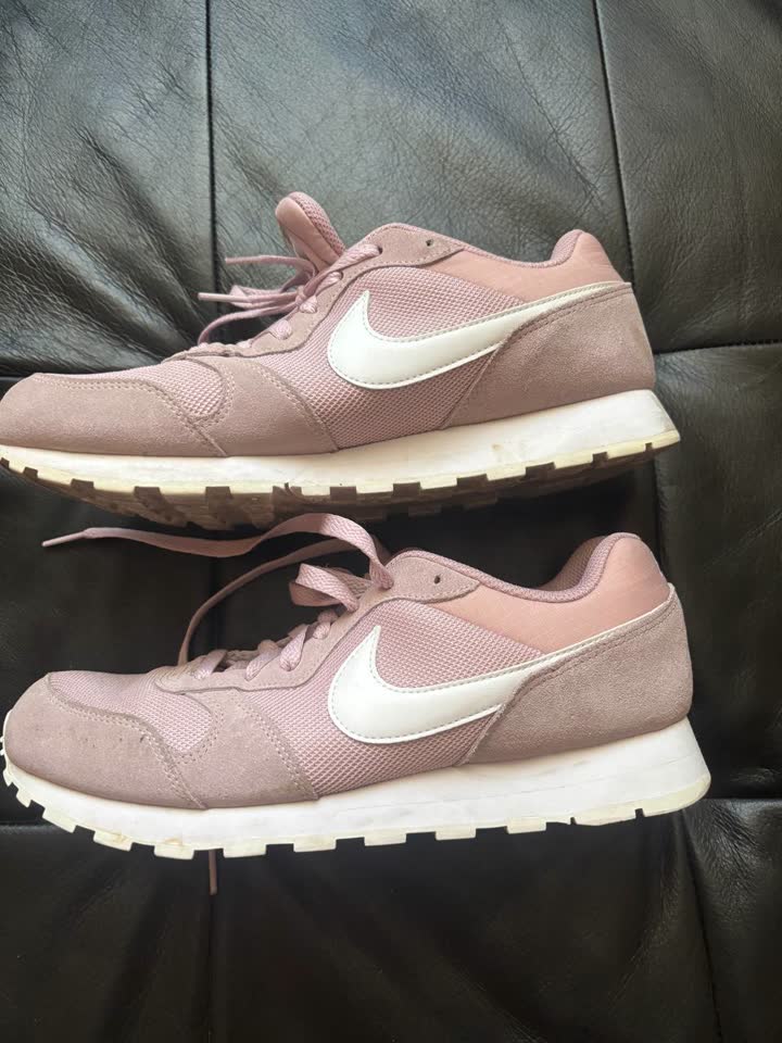 Кроссовки Nike и летние кроссовки