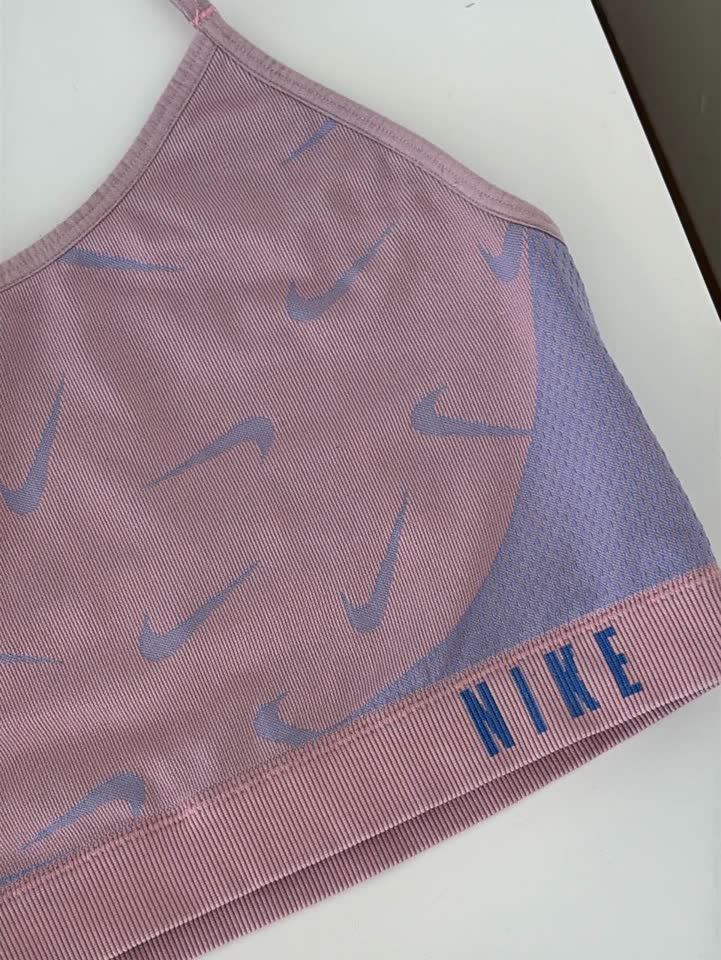 Спортивный топ Nike, на размер М