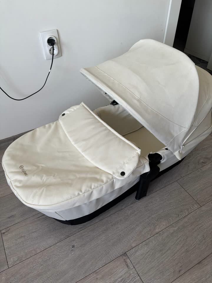 Продам коляску Cybex EOS Lux 2 в 1
