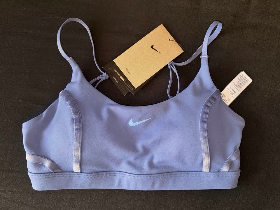 Топ Nike