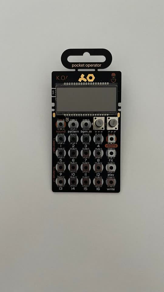 Продаю Teenage Engineering PO-33 K.O! pocket operator. Сэмплер в хорошем состоянии, полность