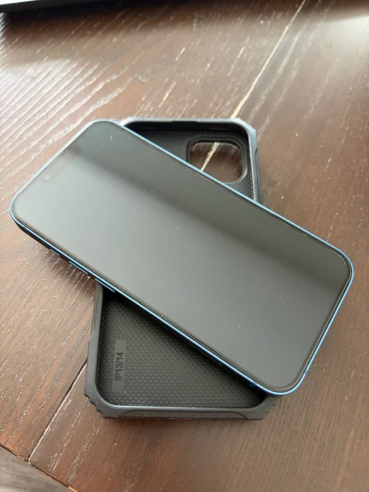 Prodajem iPhone 13 128GB