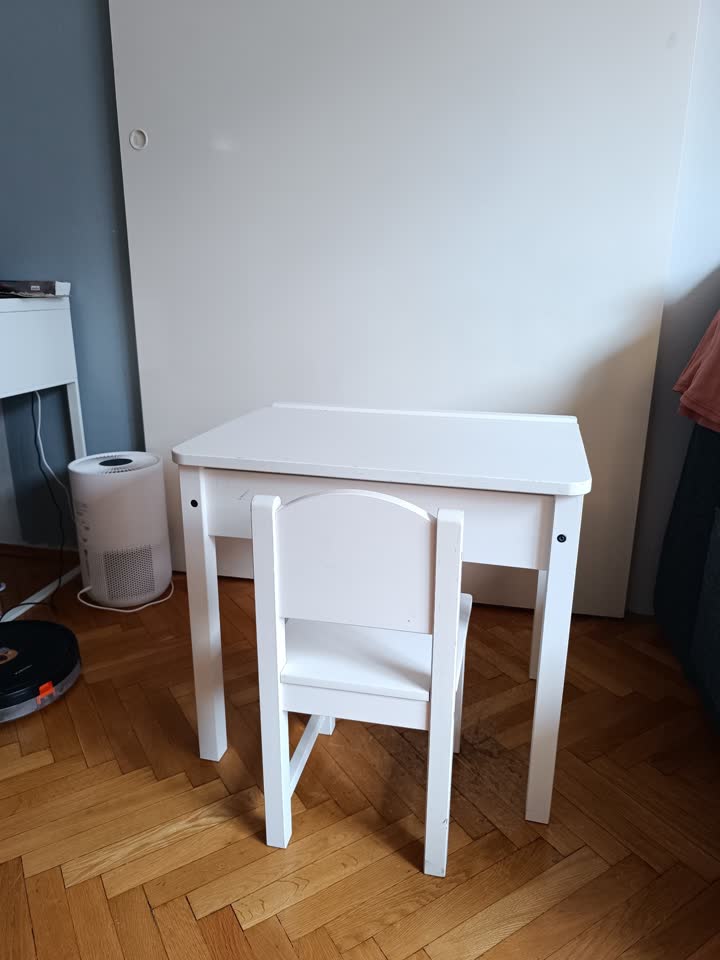 Dečiji sto i stolica Sundvik IKEA komplet.