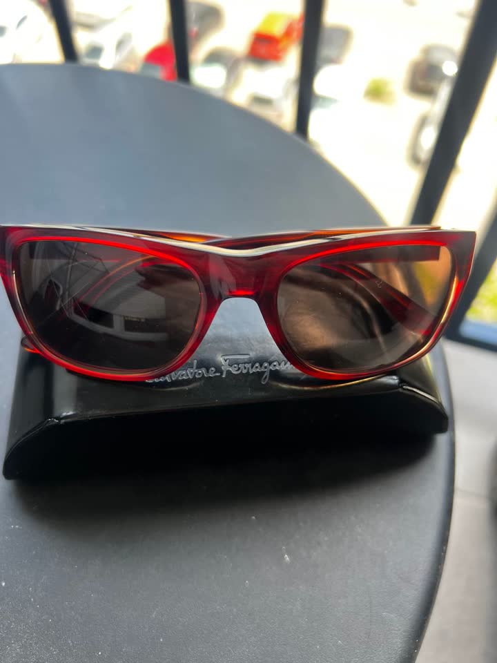 Очки унисекс Salvadore Ferragamo ( состояние - новых) 5000 din