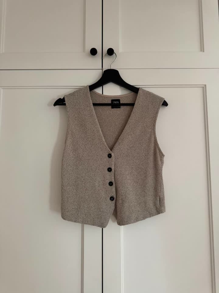 Prodajem prsluk Zara