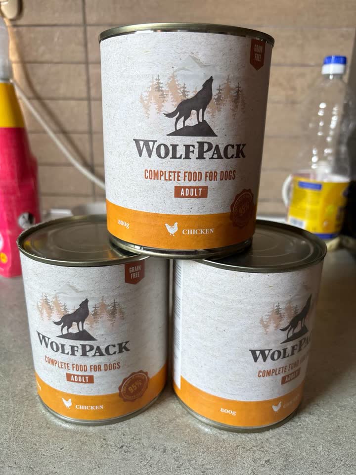 Консервированный корм для собак Wolfpack курица. 1000 рсд за все 3 банки. Срок годности до 2