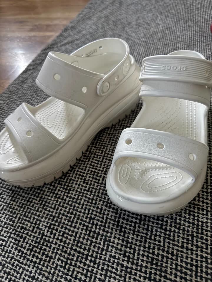 Sandale crocs, patike adidas, duboke crocs, crocs crvene, lakovane sandale zara