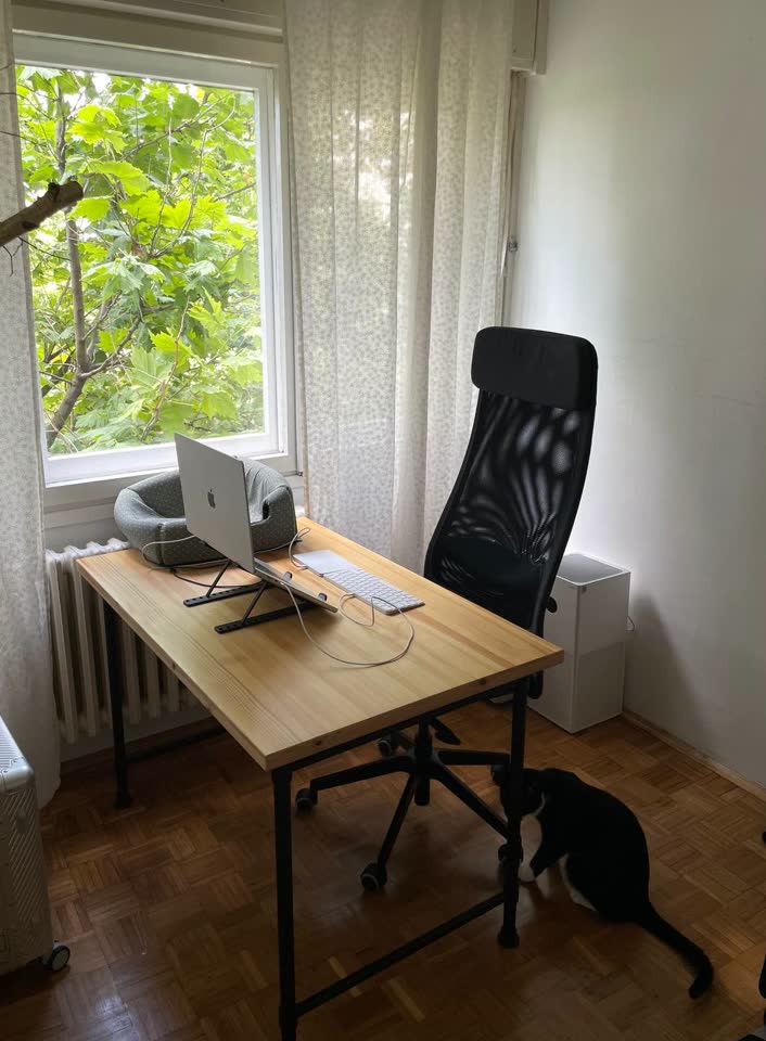 Prodajem radni sto IKEA KULLABERG 110×70 cm