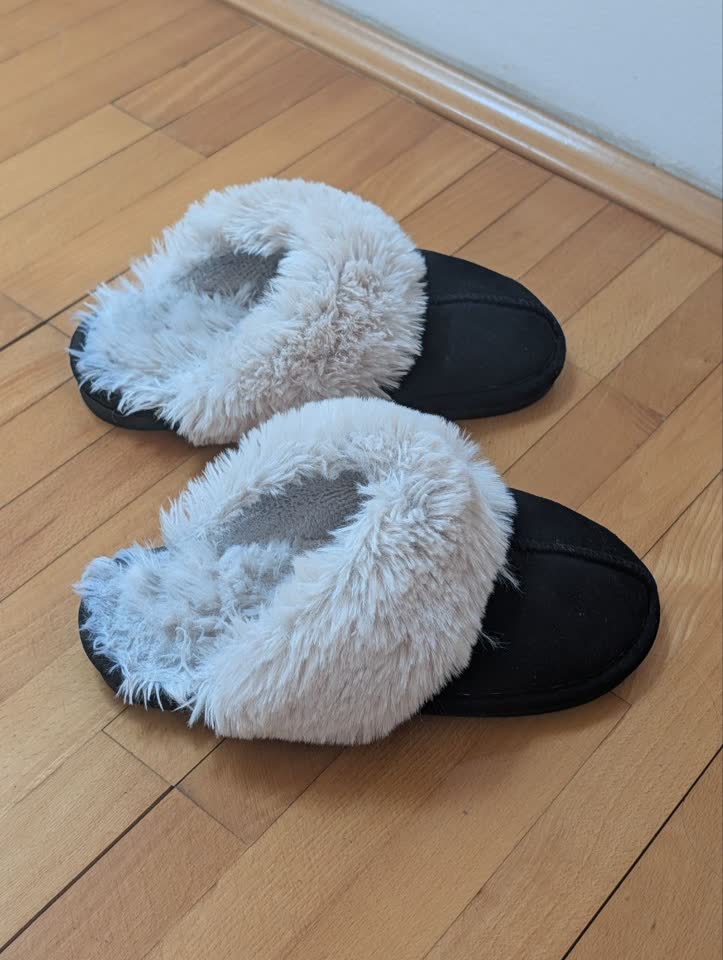 Теплые домашние тапочки