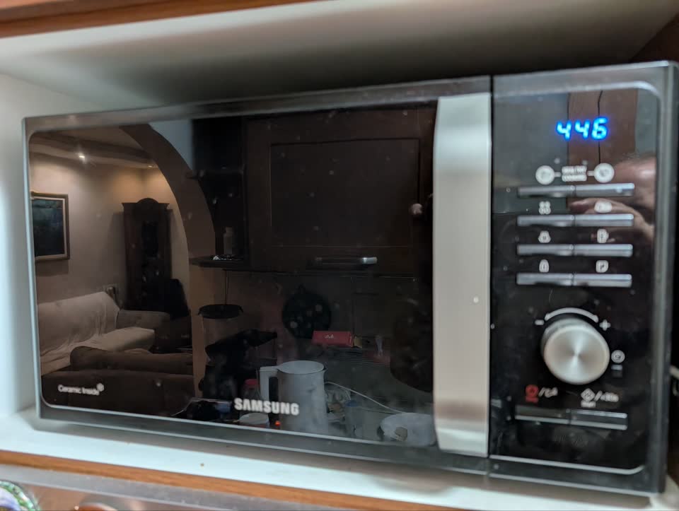 Mikrotalasna Samsung MS23F301TAK
