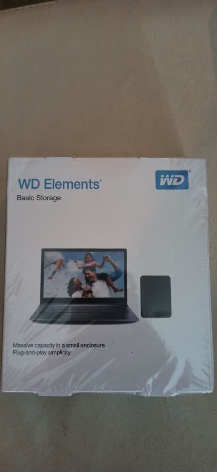 Prodaje se novi neotpakovani Hard disk od 2TB iz EU (poklonjen). WD Elements