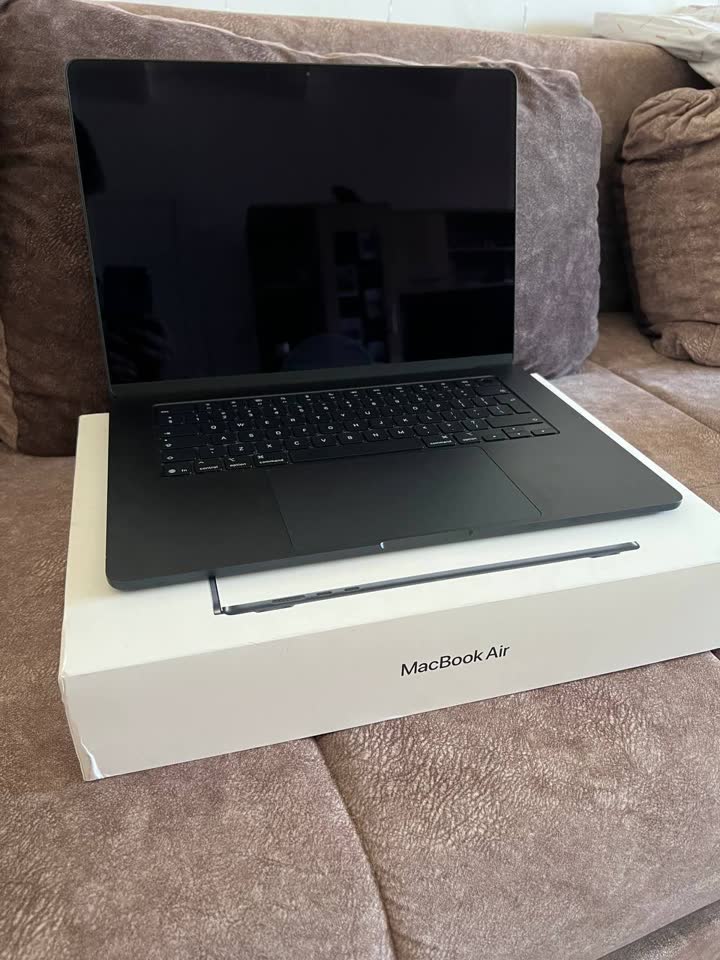 MacBook Air 15" M4 / 16GB / 512GB / Midnight — Как НОВЫЙ (34 цикла, Гарантия)