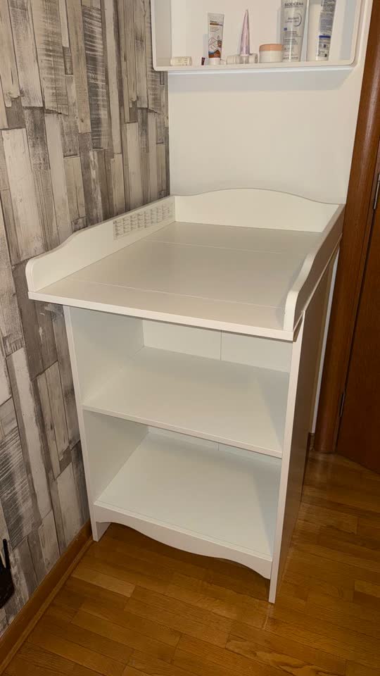 Пеленальный столик Smagora ikea + матрас для пеленания.