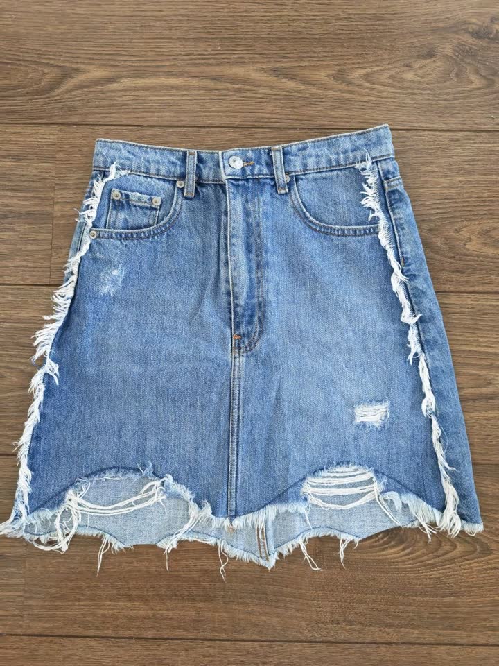 Suknja zara xs, 600 din