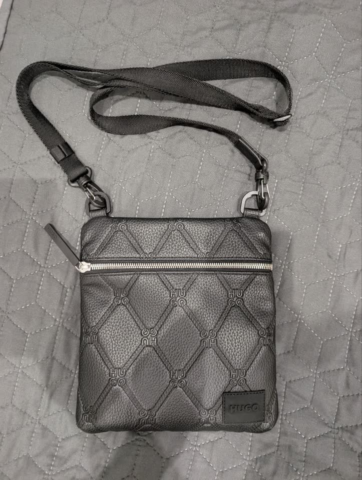 Продам мужскую сумку от Hugo Boss