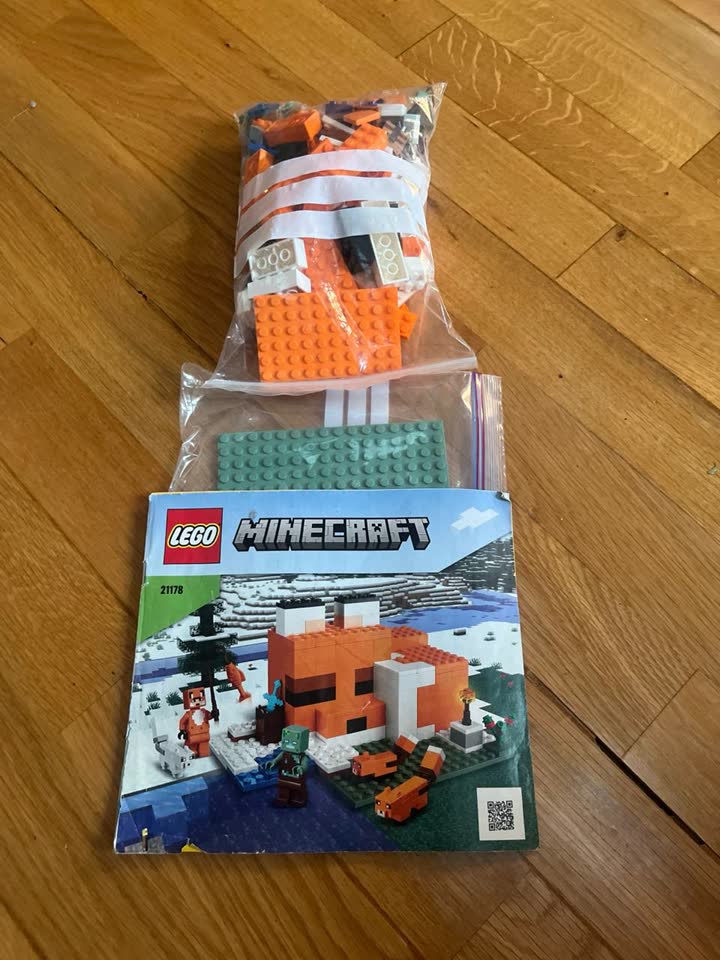 Prodajem Lego Minecraft Lisicu
