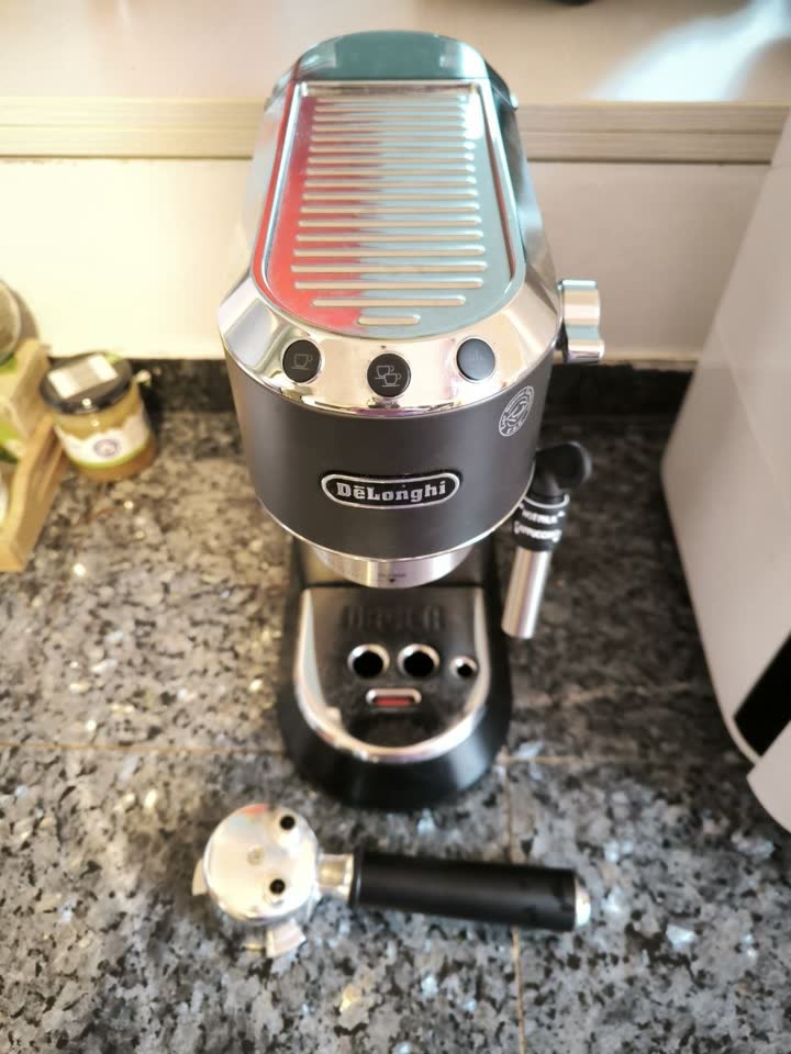 Ručna espresso mašina DeLonghi