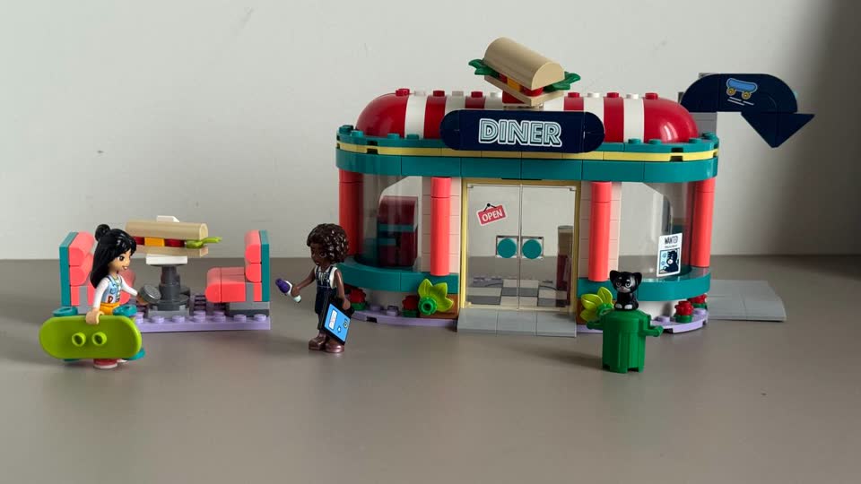 Lego Friends «Закусочная Хартлейк-Сити» 41728