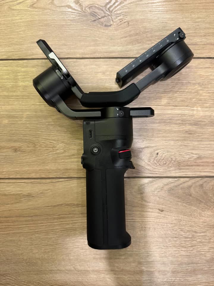 Продам DJI RS 3 Mini