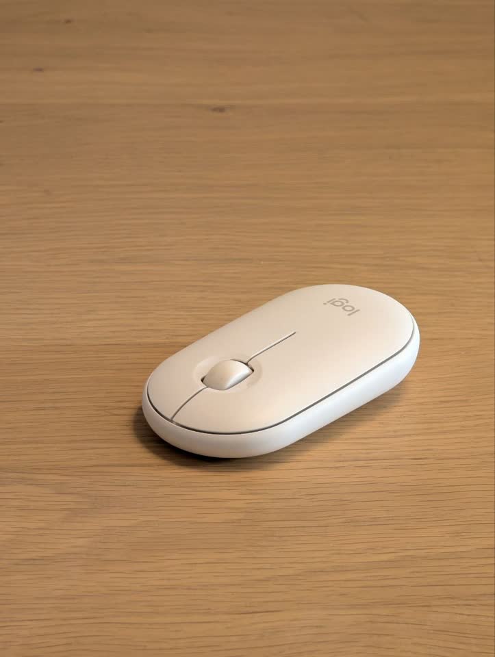 Продам мышь Logitech Pebble M350 - белая