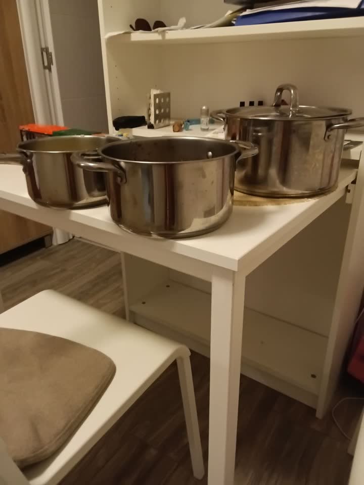 Prodajem posuđe: sitnice, tanjiri po 150 din za kom, set lonaca IKEA - 1000 din, Beograd, sve
