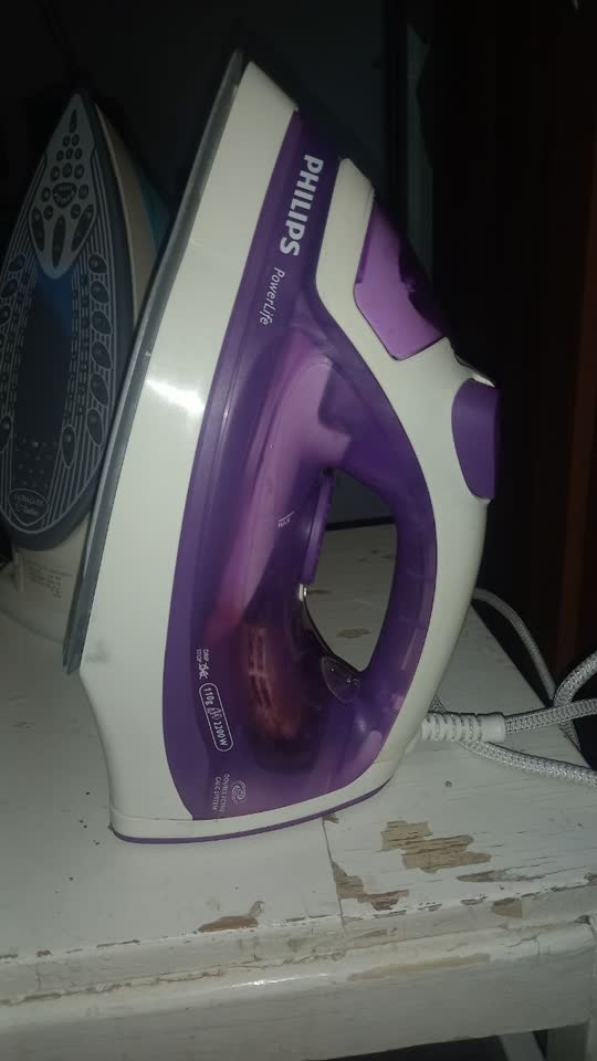 Prodajem pegle Philips i Tefal