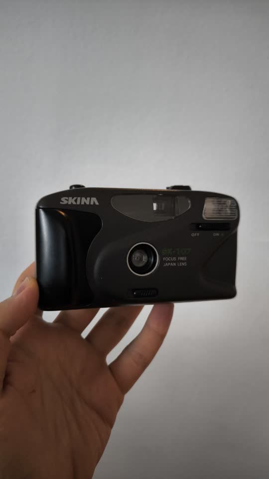 Skina 35mm focus free camera