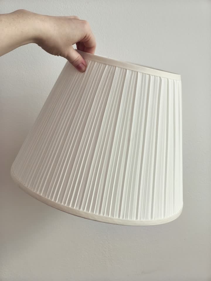 Белый абажур IKEA MYRHULT