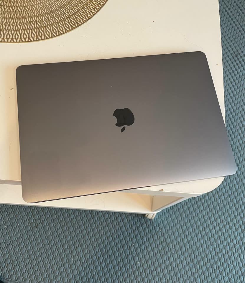 Продам Apple MacBook Pro 13-inch (2019), 8ГБ, 128ГБ