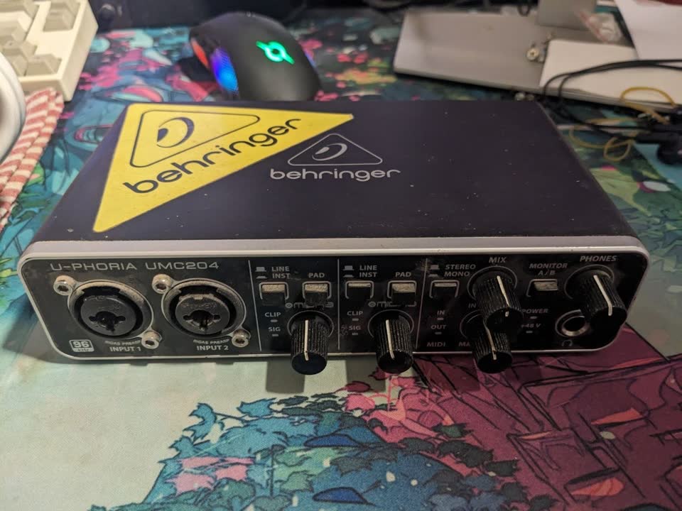 Prodajem U-Phoria UMC204