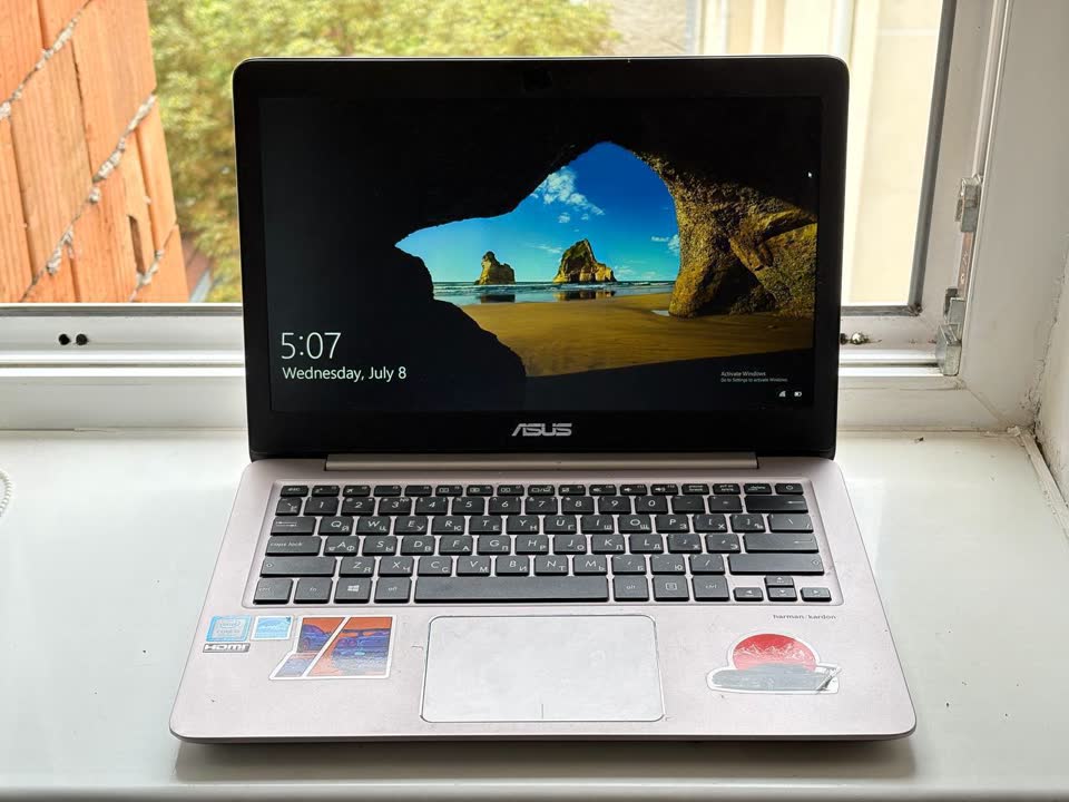 Asus Zenbook UX310UA