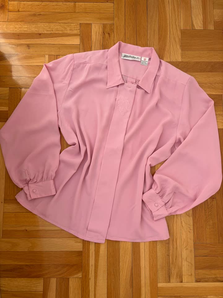 Винтажная блуза, платье под твид Zara, кожаная юбка Zara, футболка Zara, двустороннее кимоно-куртка, хлопковые рубашки Zara, босоножки Mango