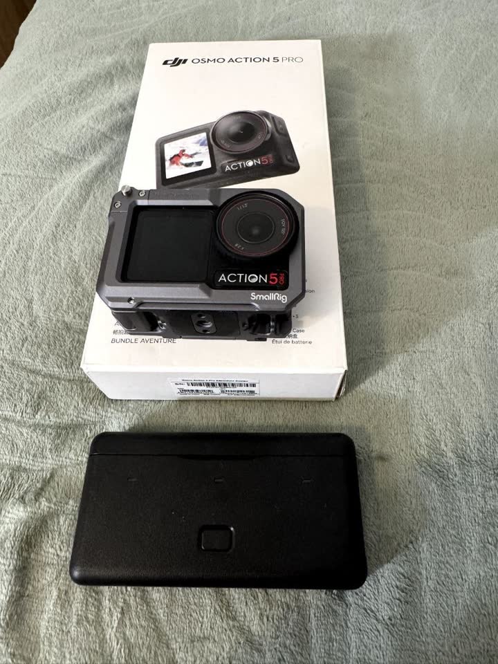 Продам экшн камеру DJI Osmo Action 5 Pro Adventure Combo