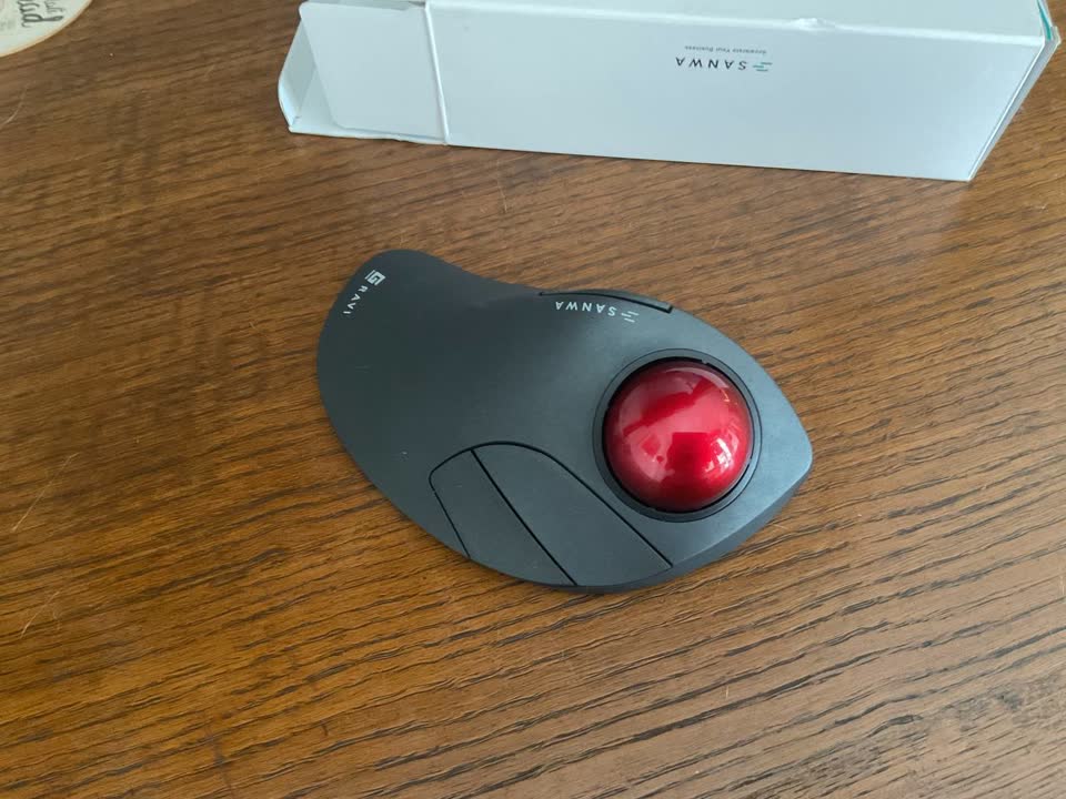 Trackball Sanwa za desnu ruku, model 400-MAWBTTB138